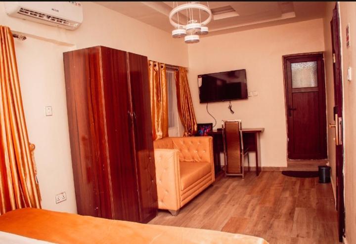 Hotel D Ritz Owode Ede ภายนอก รูปภาพ