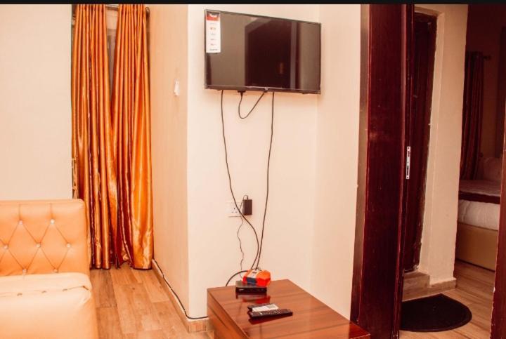 Hotel D Ritz Owode Ede ภายนอก รูปภาพ