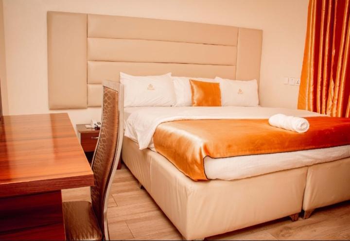 Hotel D Ritz Owode Ede ภายนอก รูปภาพ