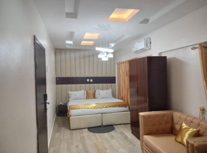 Hotel D Ritz Owode Ede ภายนอก รูปภาพ